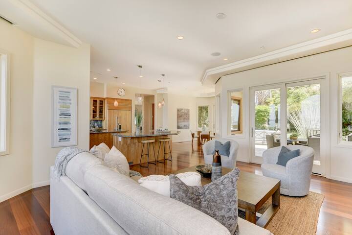 Casa Riviera: Mission Bayfront Dream Home gallery image 5