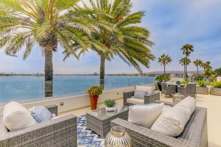 Casa Riviera: Mission Bayfront Dream Home gallery image 2