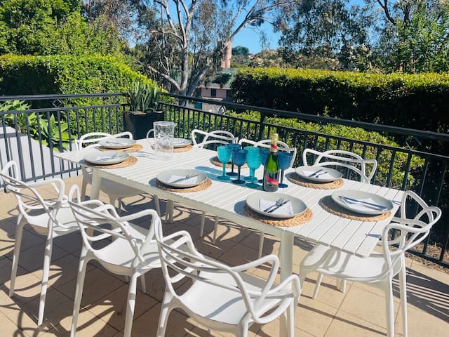 Grand Family Home close to city gallery image 4