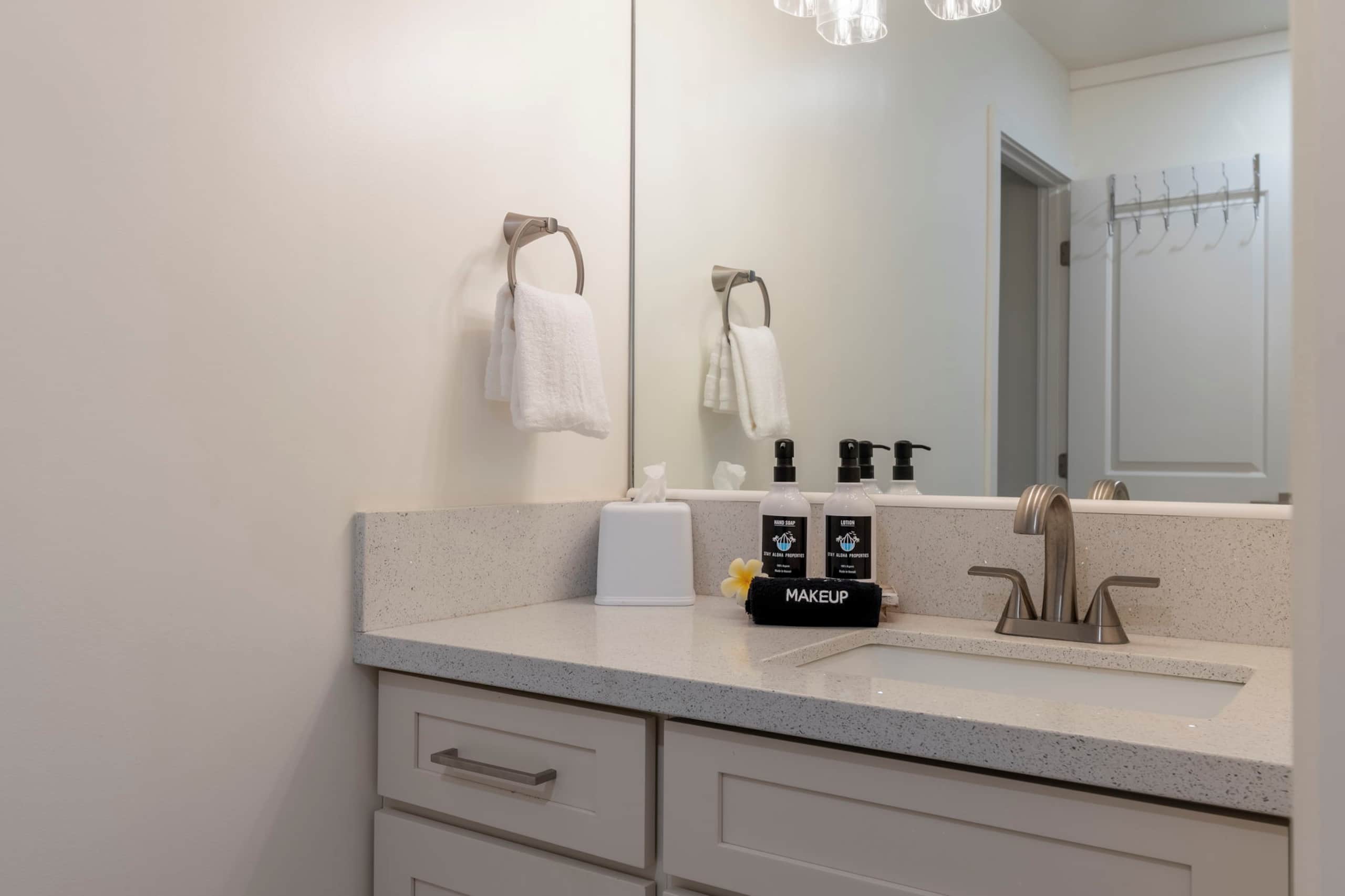 Condo in Kihei · ★4.98 · 1 bedroom · 2 beds · 1 private bath - Image 19