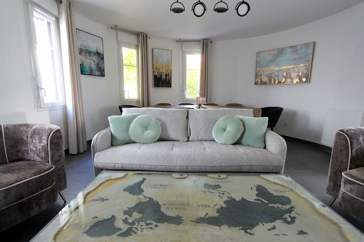 Céline, Elsa & Kitxada managed Airbnb listing 1