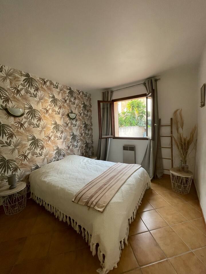 Quarto 3 com armário grande