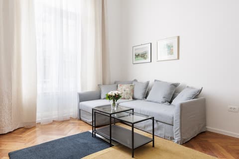 Popular Airbnb listing: Cozy & 3 minutes from main squre, 24h check in in Grad Zagreb