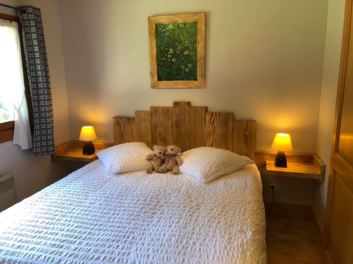 Chambre 2 à l'étage lit 160x200