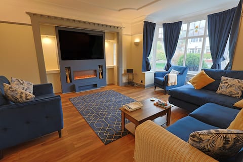 Pet friendly, family home close to the beach