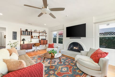 Top Airbnb: Belmont Shore Retreat - Block from Beach in Long Beach