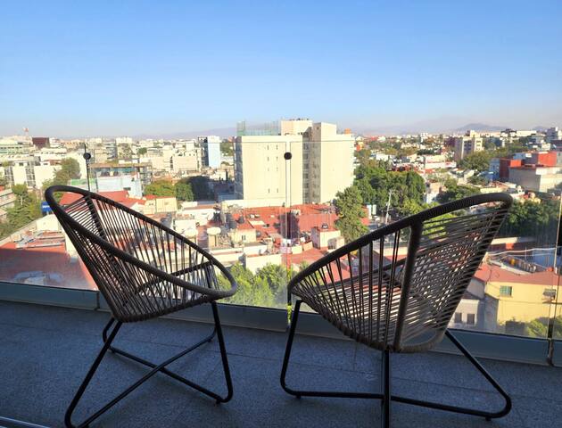 2BR king-size bed: Gem in the Heart of Condesa gallery image 3