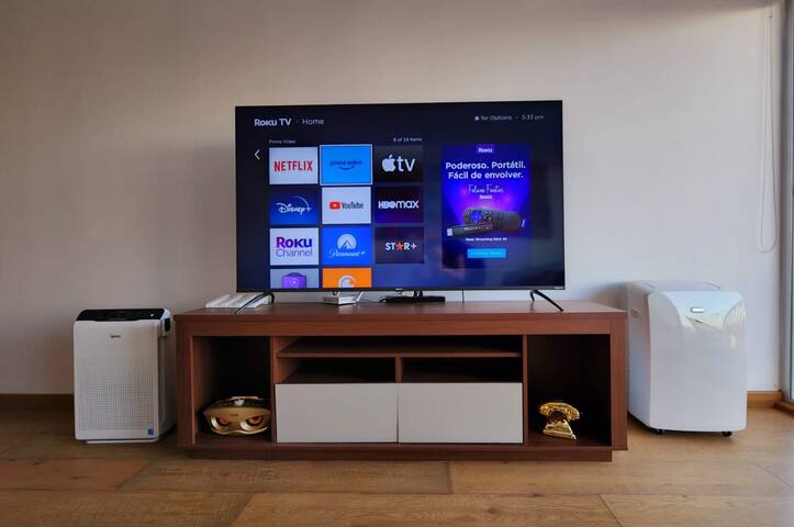 2BR king-size bed: Gem in the Heart of Condesa gallery image 2