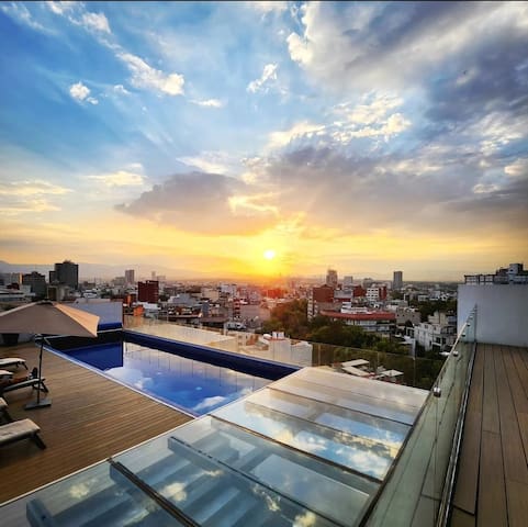 2BR king-size bed: Gem in the Heart of Condesa