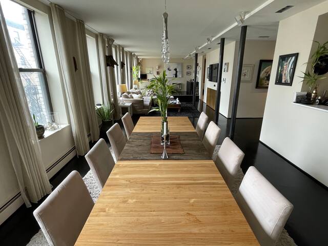 East Village Loft – 1300 sq/ft home – Huge Living! gallery image 4