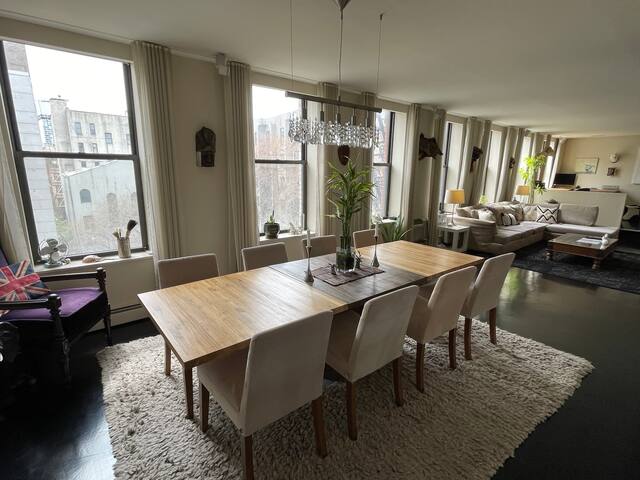 East Village Loft – 1300 sq/ft home – Huge Living! gallery image 2