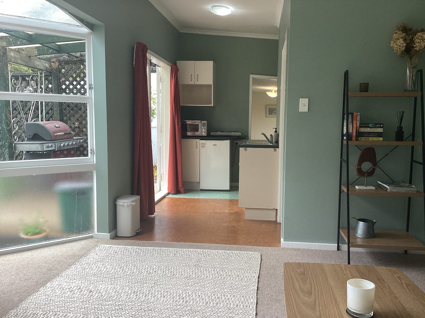 The Riverbank Cottage 5