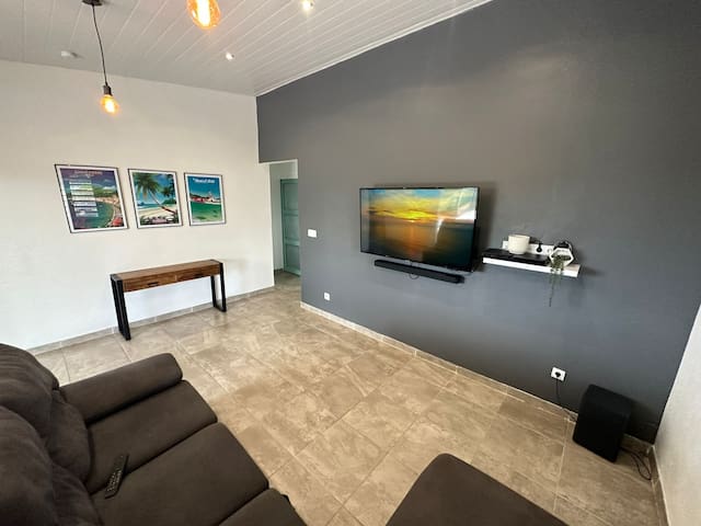 Entire home with 2 bedrooms in Martinique - Villa neptune