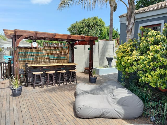 Champers with a view. Sleeps 6-8 gallery image 5