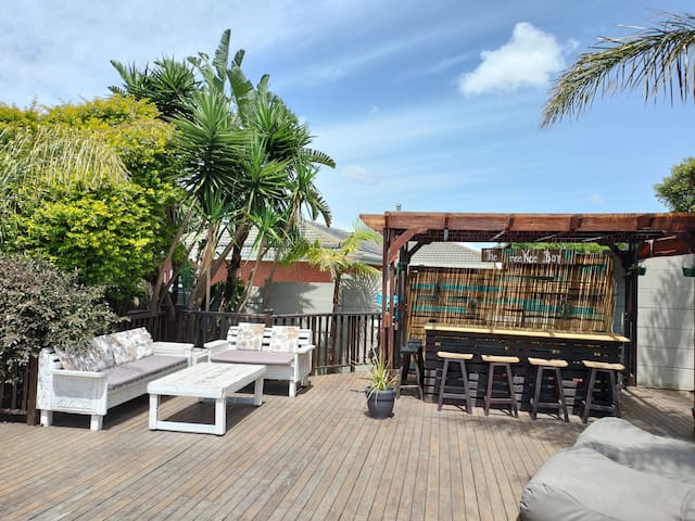 Champers with a view. Sleeps 6-8 gallery image 4