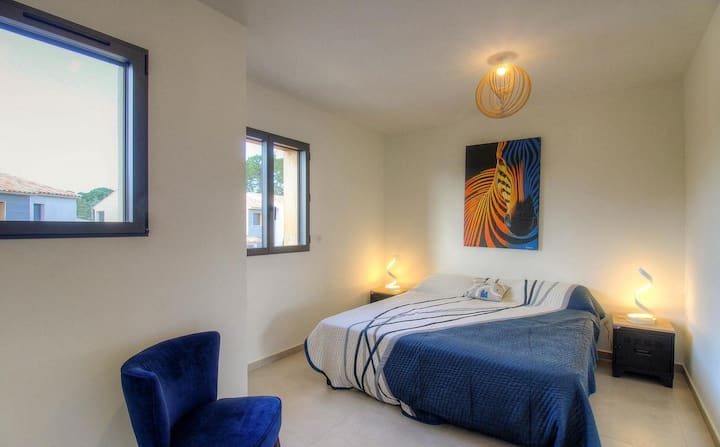 ห้องนอนเตียงเดี่ยว 2 เตียงขนาด 90x200 ที่สามารถเปลี่ยนเป็นเตียงเดี่ยวขนาด 180X200 เตียงเดี่ยวได้