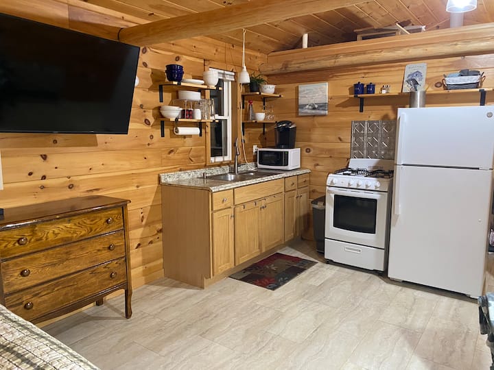 The Cabin At Lawson Woods - Swan Lake State Park, Swanville