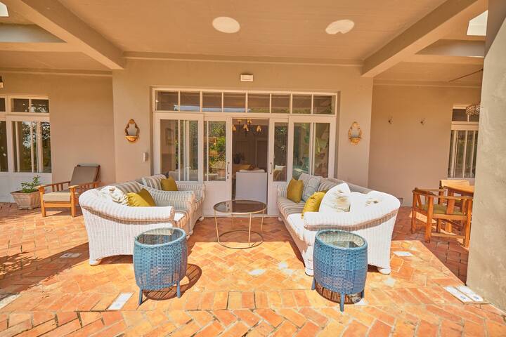 Large historic farmhouse in trendyTamboerskloof gallery image 4