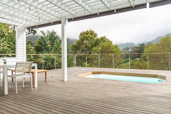 Tranquil mountain getaway