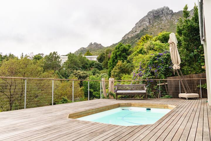 Tranquil mountain getaway gallery image 4