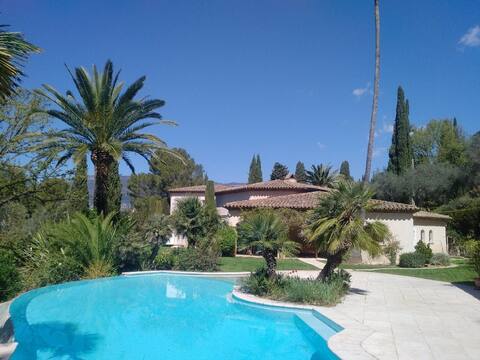 Stunning Villa at 15mins from Cannes