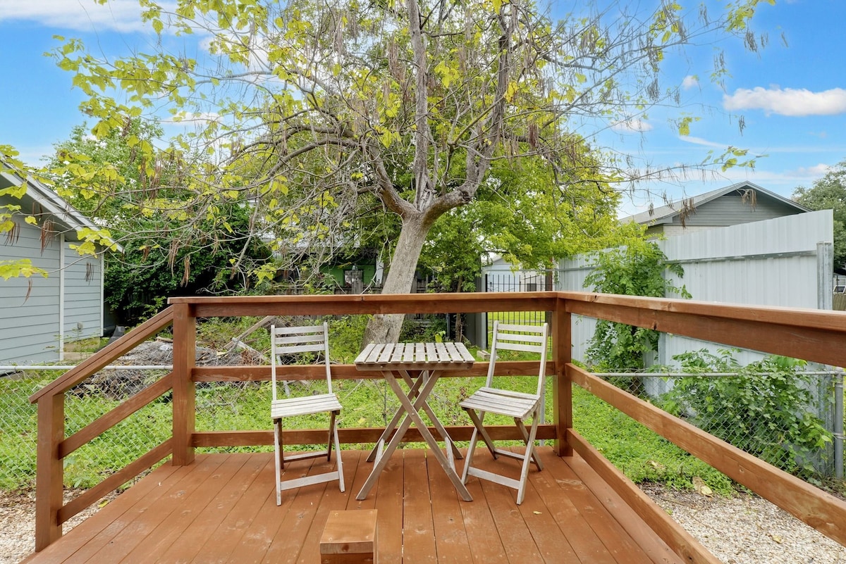 Minimalist Design Tiny Gem w/ Deck in A+ Location!