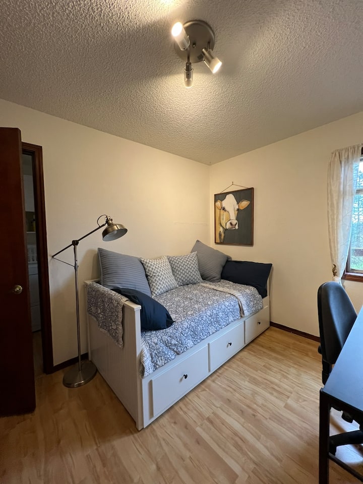 משרד ומיטה נפתחת