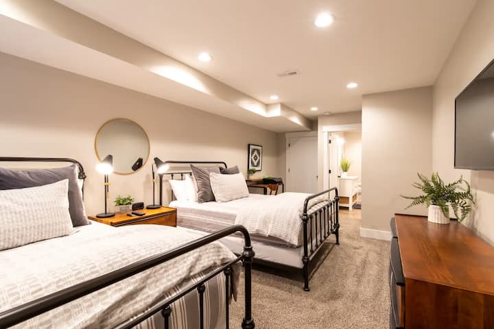 South House - подрумска спална соба (2 брачни кревета)