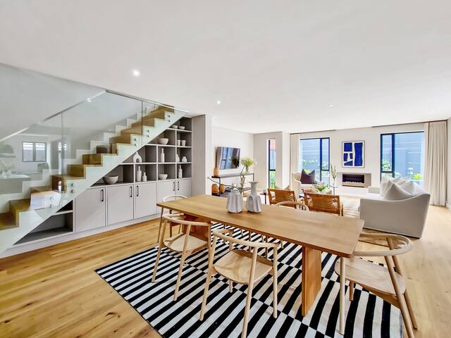 Luxurious Family home in Newlands with Pool gallery image 5