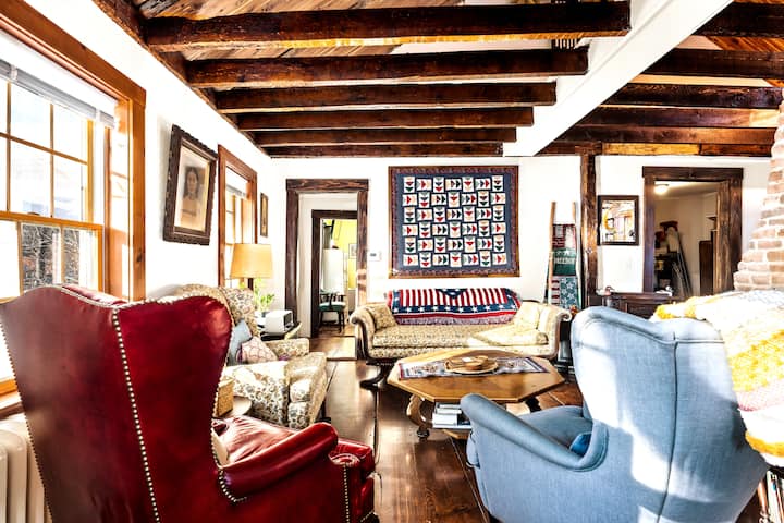 Historic Farmhouse: Urban Sanctuary #Usa1731 - Providence, RI