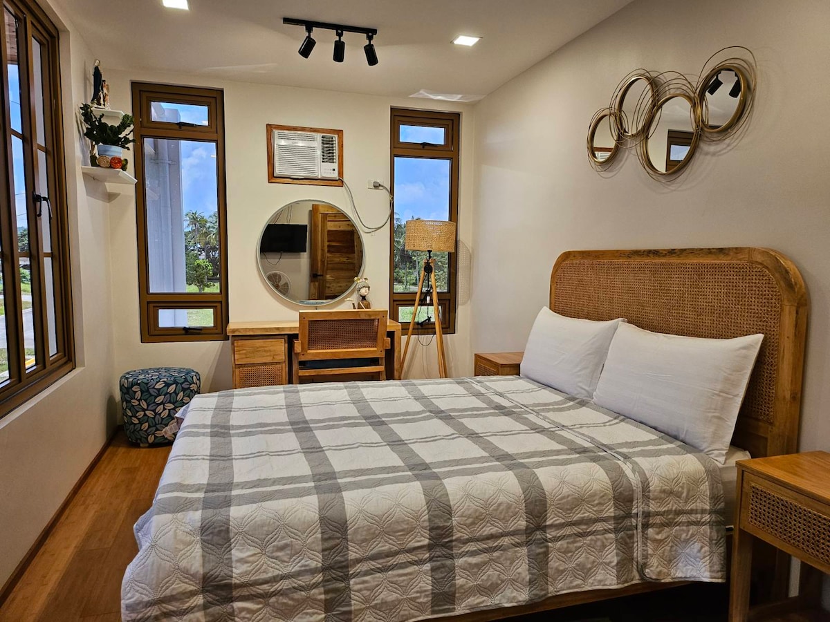 חדר שינה 4
חדר שינה ראשי
מתאים ל -2 pax