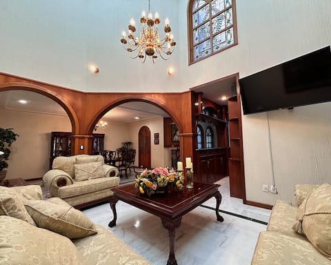 Successful Airbnb property: Your home in San Juan, near the Cathedral in San Juan De Los Lagos
