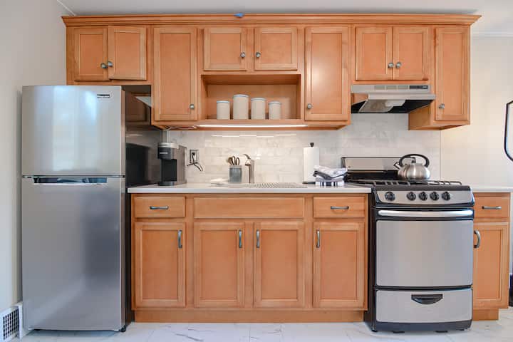 Quiet Hillside Retreat | Long Stays + Fast Wifi - Connecticut