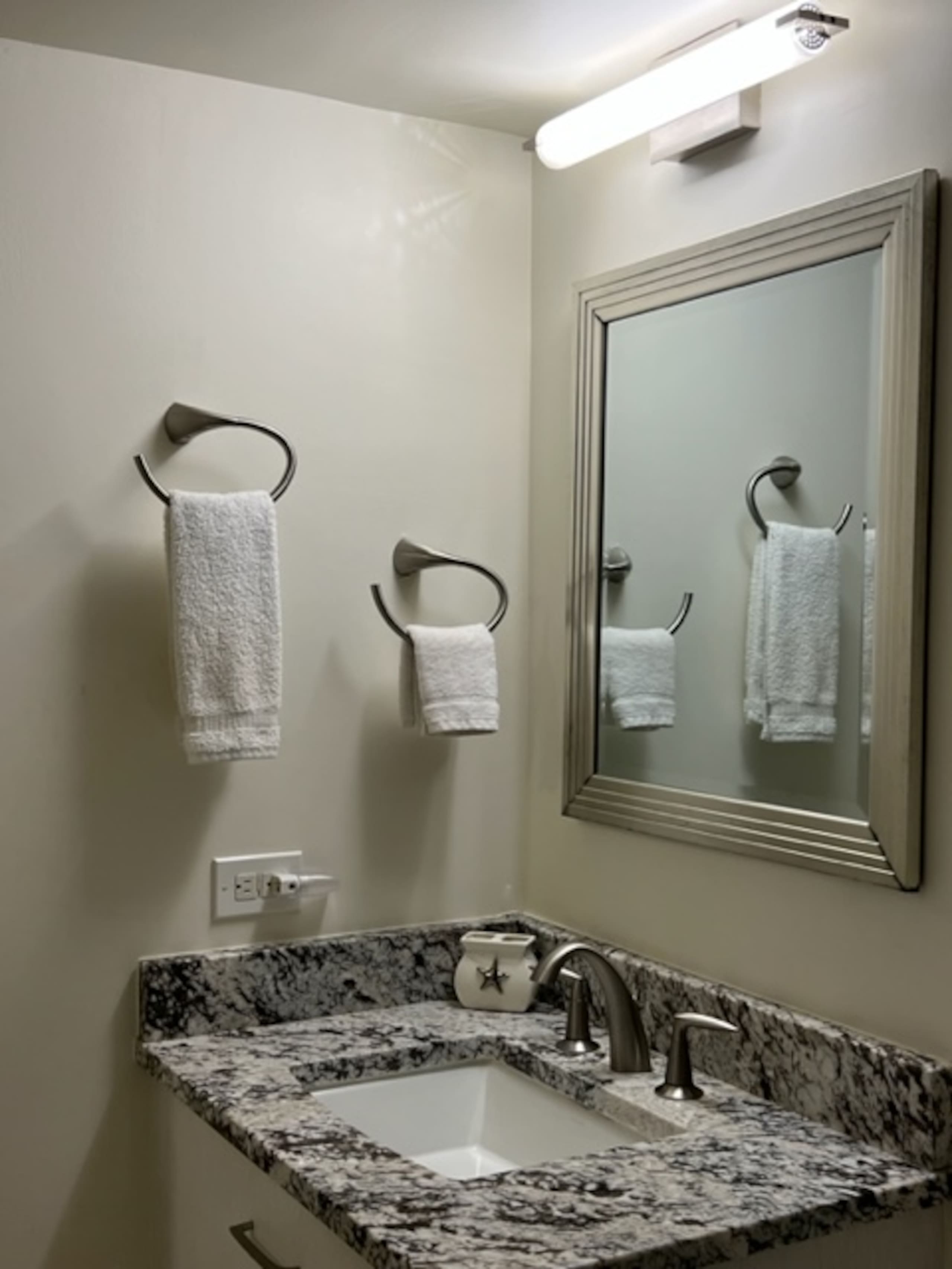 Condo in Kihei · ★4.91 · 2 bedrooms · 3 beds · 2 baths - Image 5