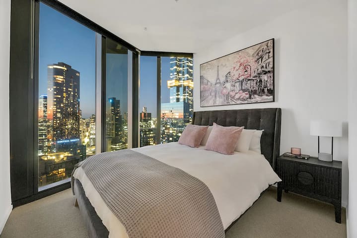 The Luxe Loft – Melbourne Square
