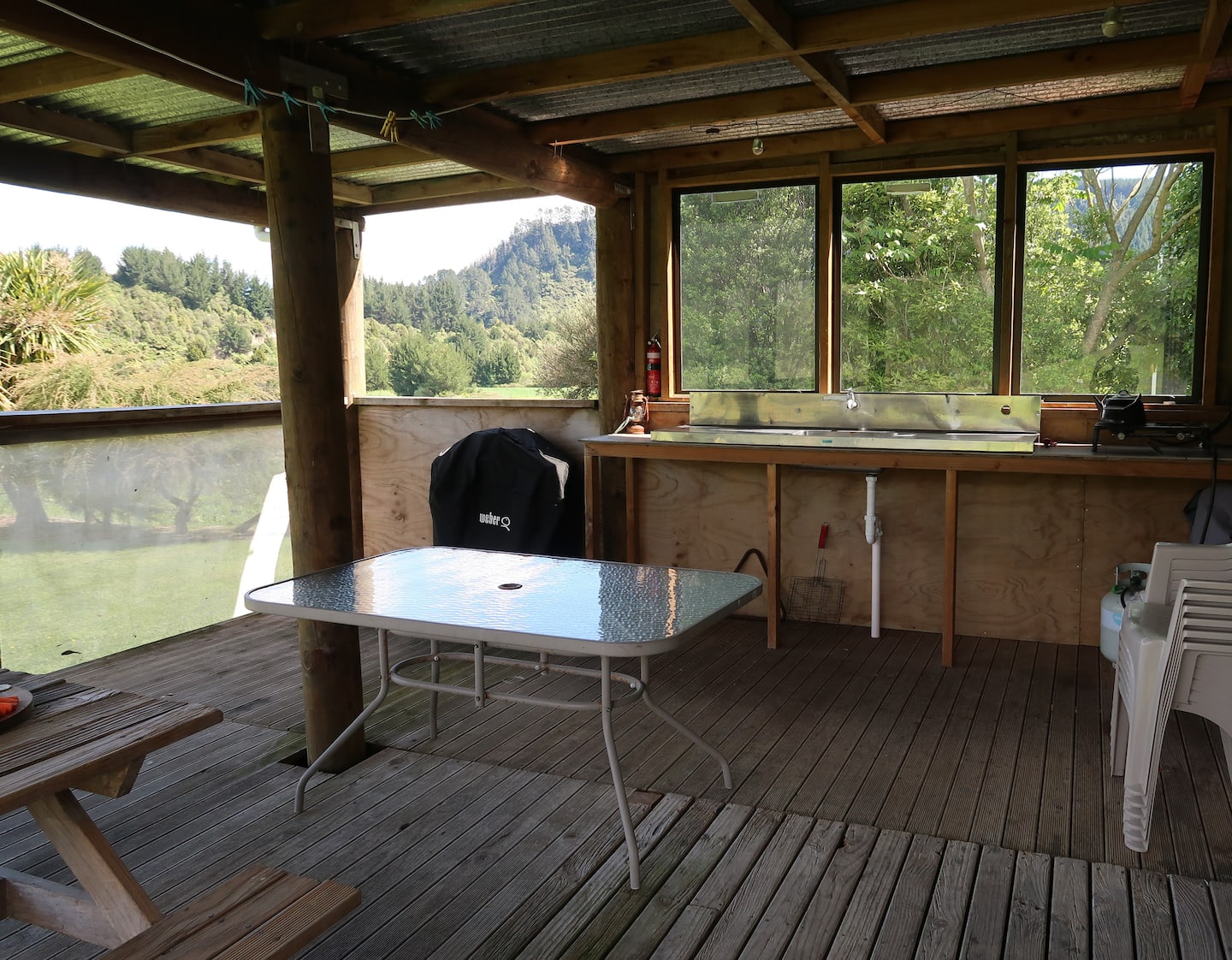 Warm & Welcoming Pheasant Cabin 4