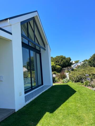 Quince Corner – Home in Noordhoek gallery image 3