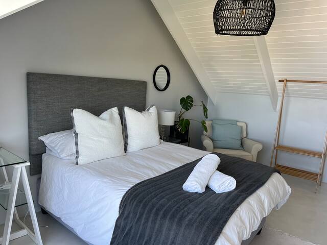 Quince Corner – Home in Noordhoek gallery image 4