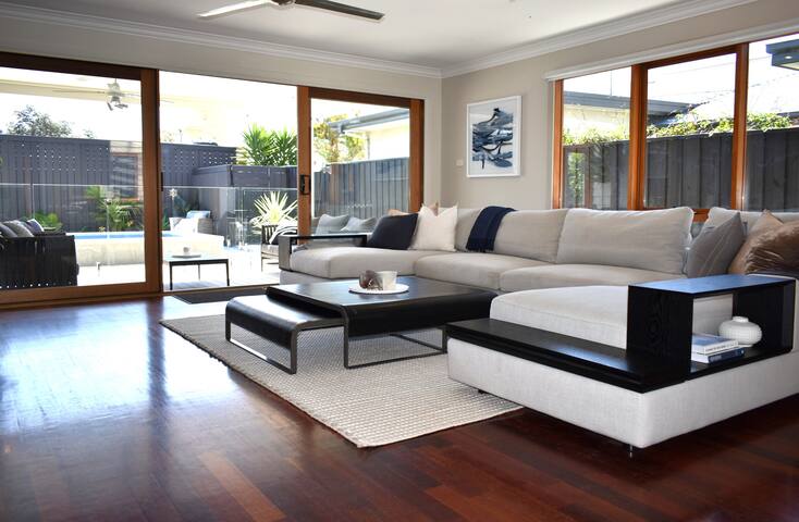 Beach, Pool or Spa? You choose! gallery image 2