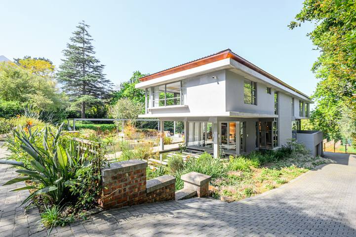 Bordeaux Place gallery image 2