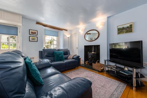 Popular Airbnb listing: Riverside Cottage, Walk to Keswick in Keswick