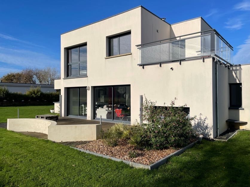 Modern house close to the sea