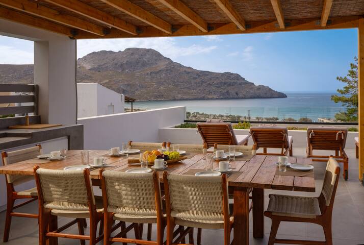 Villa Alina, Plakias w/ infinity pool & seaview gallery image 4