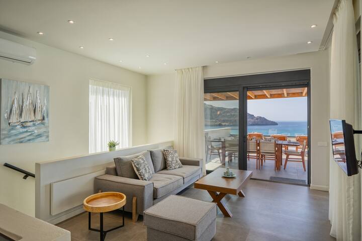 Villa Alina, Plakias w/ infinity pool & seaview gallery image 5
