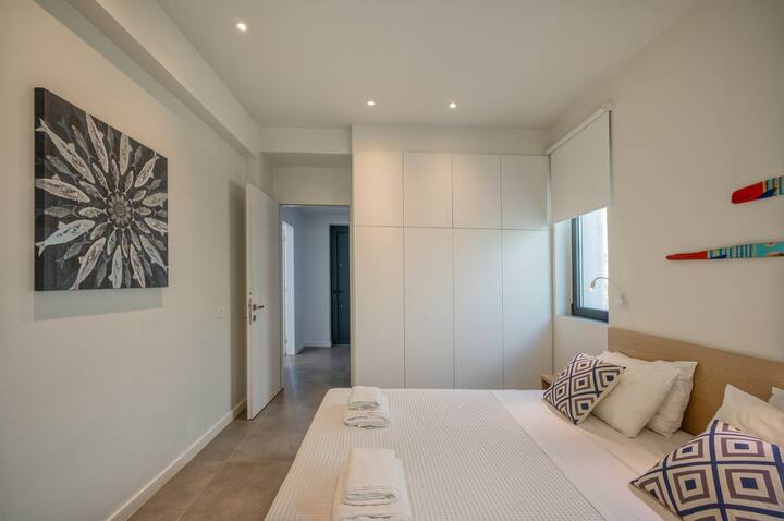 Spavaća soba na prvom katu 1 sa spojenom kupaonicom