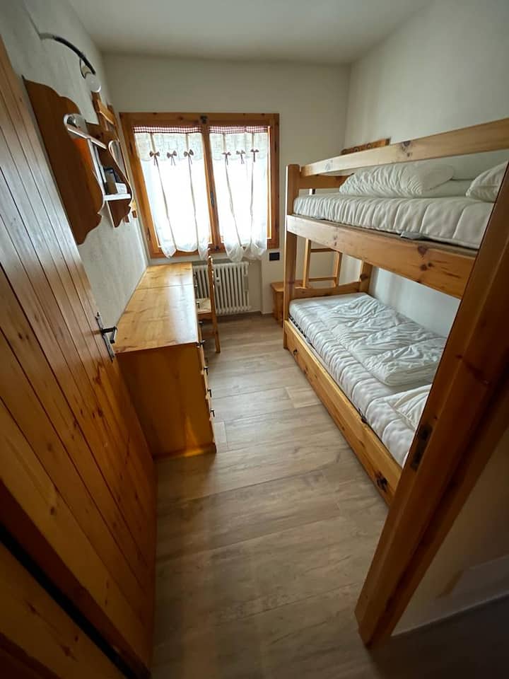 Chambre avec lit superposé