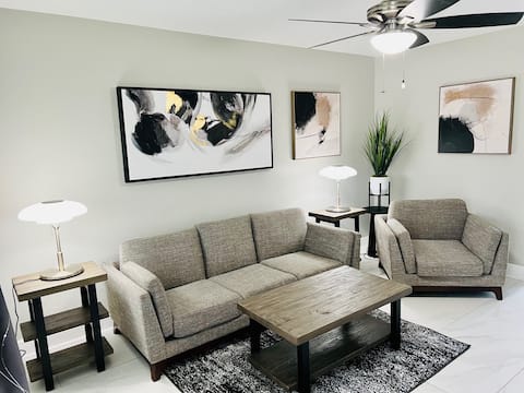 Top Airbnb: Private Washer/Dryer/Patio+Grill in Oakland Park