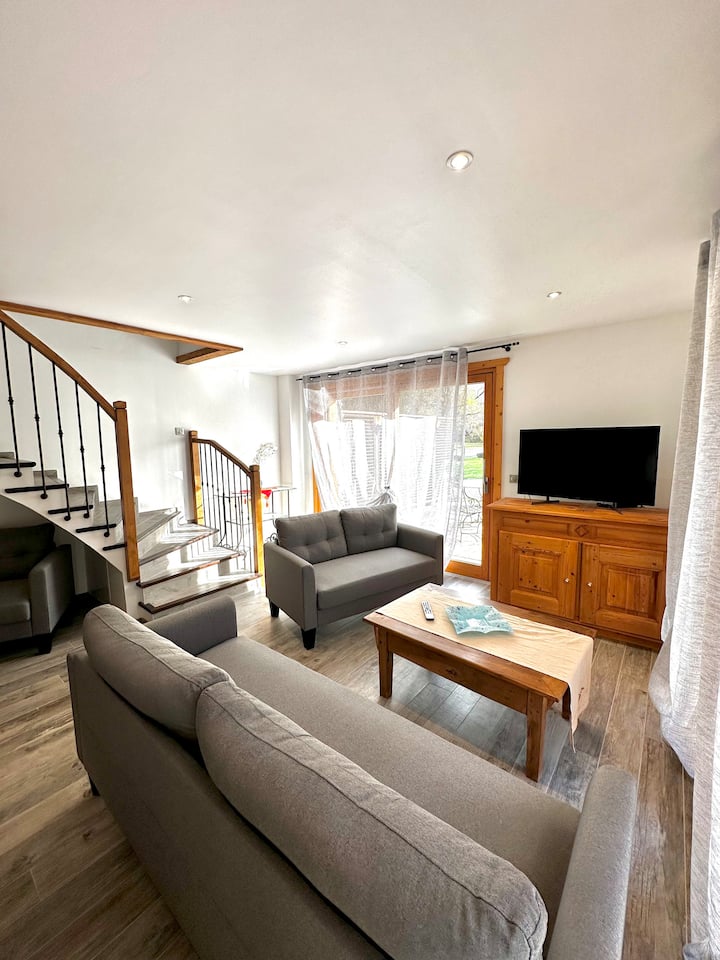 Chalet Alpin Avec Piscine, Jacuzzi & Salle De Jeux - Moûtiers