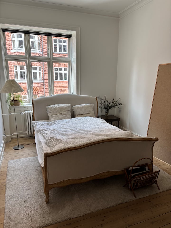 חדר שינה ראשון (150x200 ס"מ)