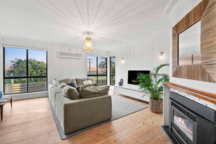 Nature’s Edge Hideaway